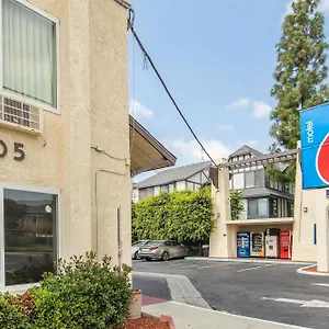 Hotel 6-anaheim, Ca - Buena Park, Anaheim
